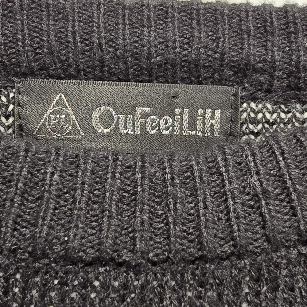 OuFeeiLiH Black and Red Patterned Sweater Size L - Picture 5 of 10